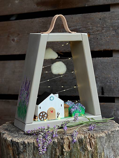 Lampášik "domček s levandulou"