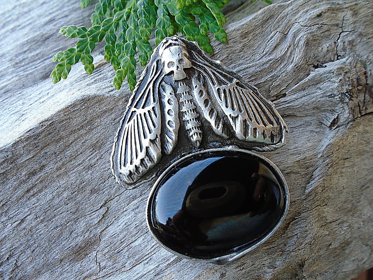 Cínová Brošňa Death moth - Ónyx