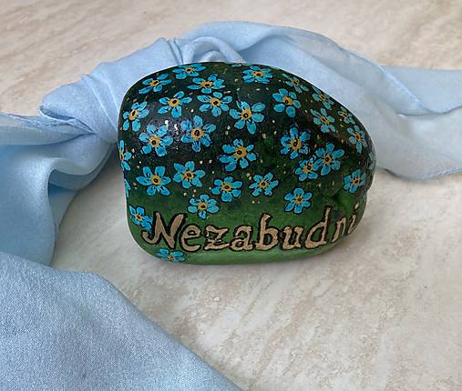 Dekorácie - Maľovaný kameň - NEZABUDNI - 18449819_