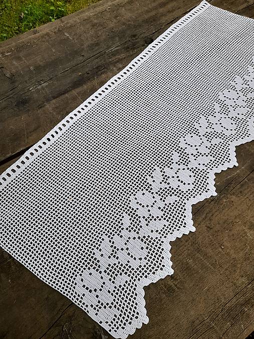 Úžitkový textil - háčkovaná záclonka - 18453774_