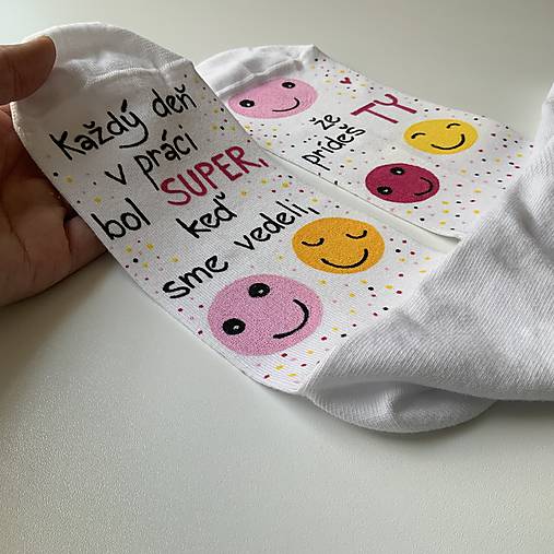 Maľované ponožky pre super KOLEGYŇU veselé farebné
