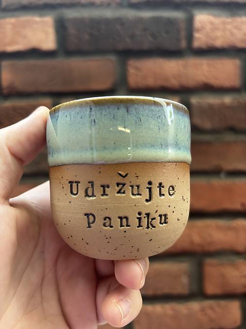 Udržujte paniku 150ml pohárik