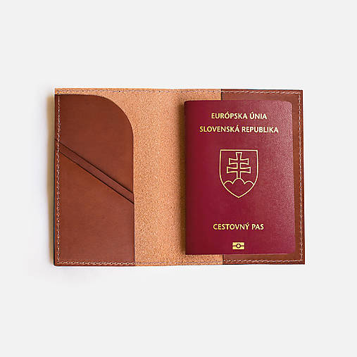 Iné doplnky - Kožený obal na pas s možnosťou personalizácie - 18457823_