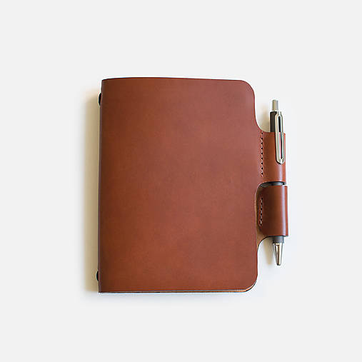 Papiernictvo - Kožený zápisník A5 / A6 s perom (Koňaková / A5) - 18457905_