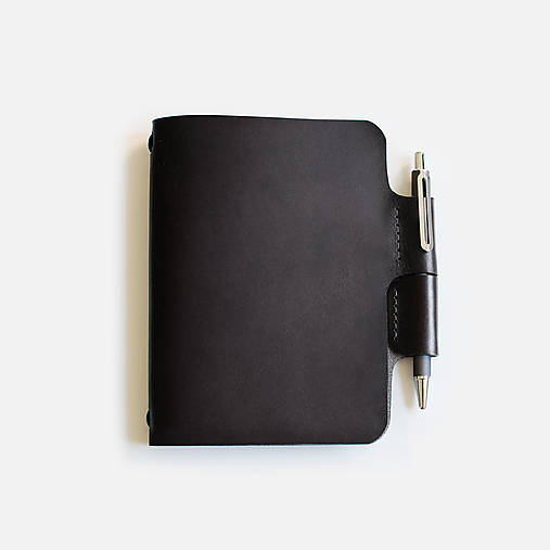 Papiernictvo - Kožený zápisník A5 / A6 s perom (Čierna / A5) - 18457909_