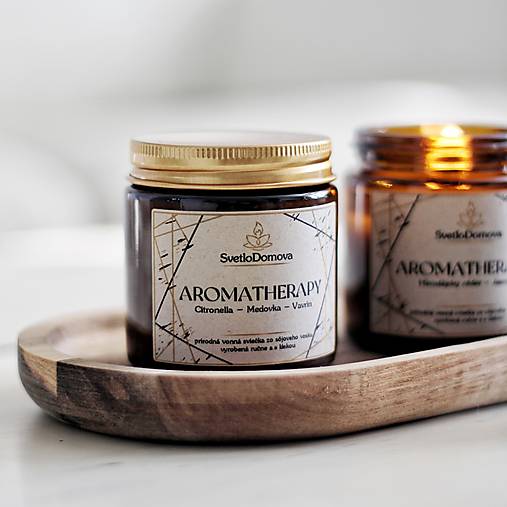 AKCIA - Sviečka zo  100% sójového vosku - AROMATHERAPY - BAVLNENÝ Knôt - 8vôní - 95g/28hod.