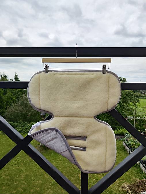 Detský textil - Zmenšujúca vložka XL Vlnienka proti poteniu do autosedačky Axkid one 100% Merino top super wash 100% ľan šedý - 18461400_