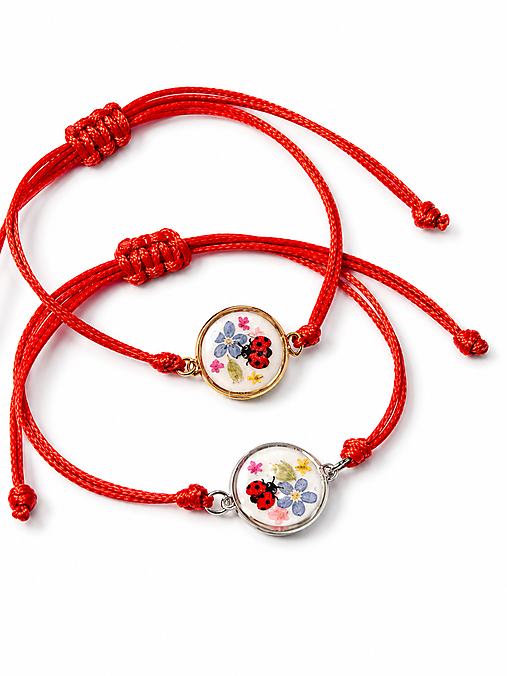 Ladybug - náramok s lôžkom a nylonovou šnúrkou, skutočnými kvetmi a drobnými lienkami - nerezová oceľ