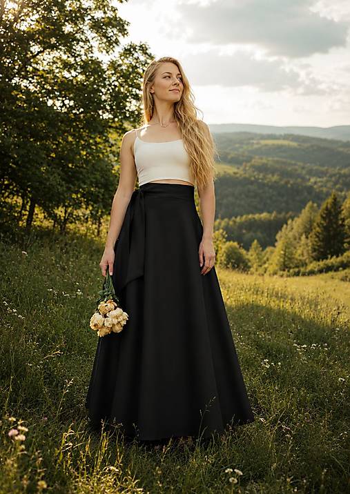 Sukne - DLOUHÁ PŮLKOLOVÁ SUKNĚ  ČERNÁ - 18471102_