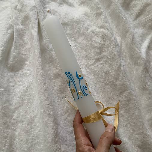 Ručne maľovaná krstná svieca s personalizáciou – modro-zlatá - 35 cm, biely vosk