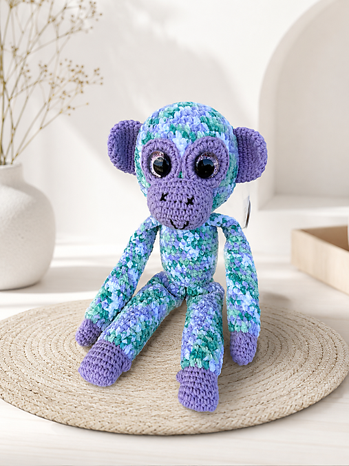 Hračky - Háčkovaná opička – ručne vyrobená s láskou 🐵💜 - 18479145_