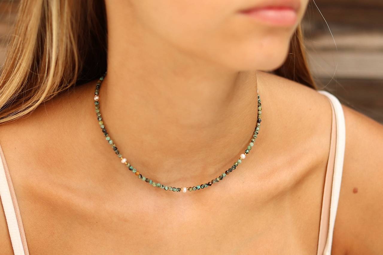 Choker africký tyrkys, perly