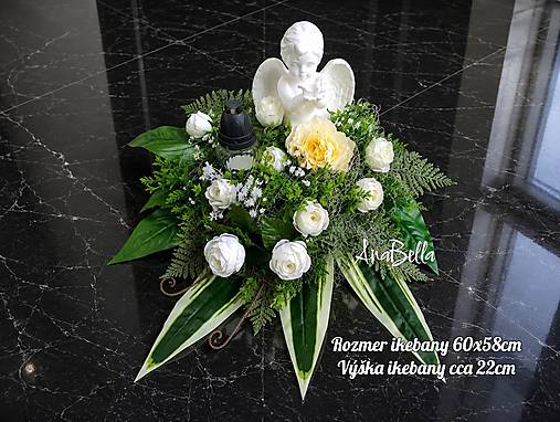 Dekorácie - Biela, béžová , jemná ikebana, kahanec na hrob  (ANJEL velký s bielymi kvetmi) - 18488188_