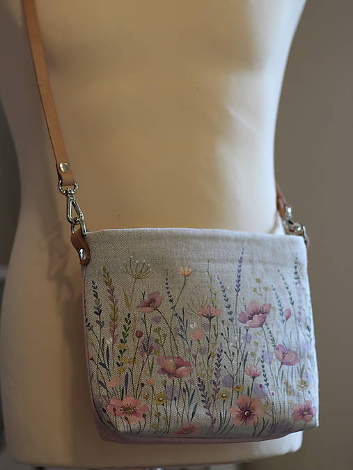 Ručne maľovaná ľanová crossbody kabelka s kvetinovým motívom