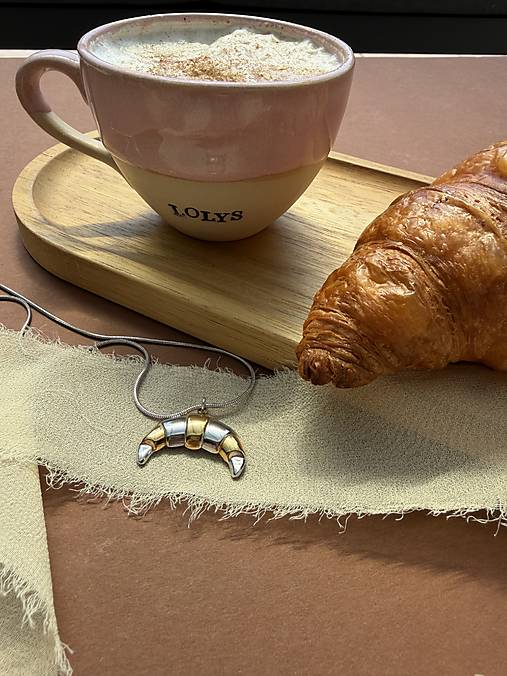 Náhrdelníky - Strieborný náhrdelník s croissant príveskom – chirurgická oceľ - 18495411_