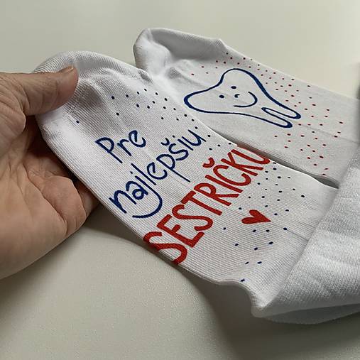 Maľované ponožky pre zdravotnú sestričku (u zubára (biele ))