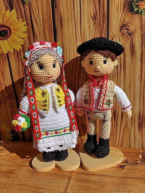 Dekorácie - Háčkované bábiky - Svadobný  pár v kroji - 18501658_