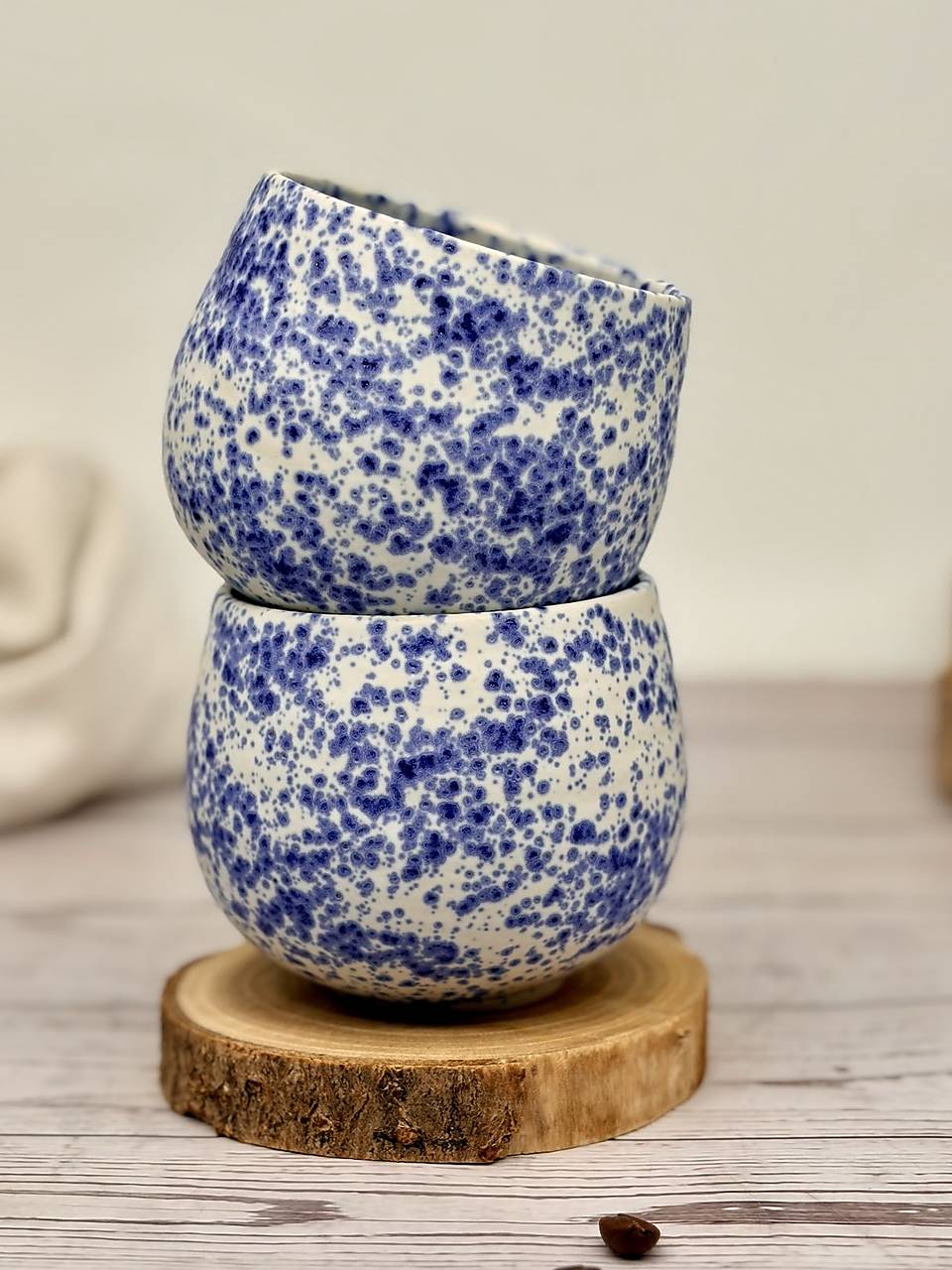 Blue Freckles - pohárik latte elegán (330ml, bez uška)