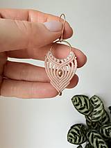 Náušnice - Macrame hojdavé náušnice (Perleťová baby ružová) - 18503358_