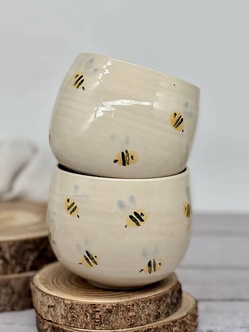 Bee - pohárik latte elegán (330ml , bez uška)
