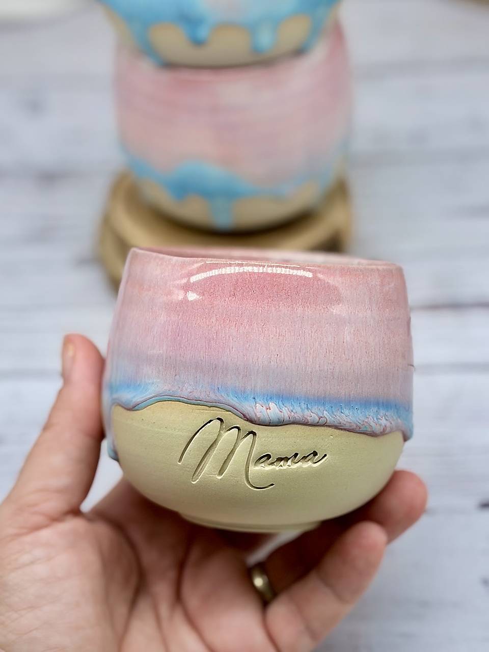 Soft Blush Sky - pohárik latte elegán mama (330ml, bez uška)