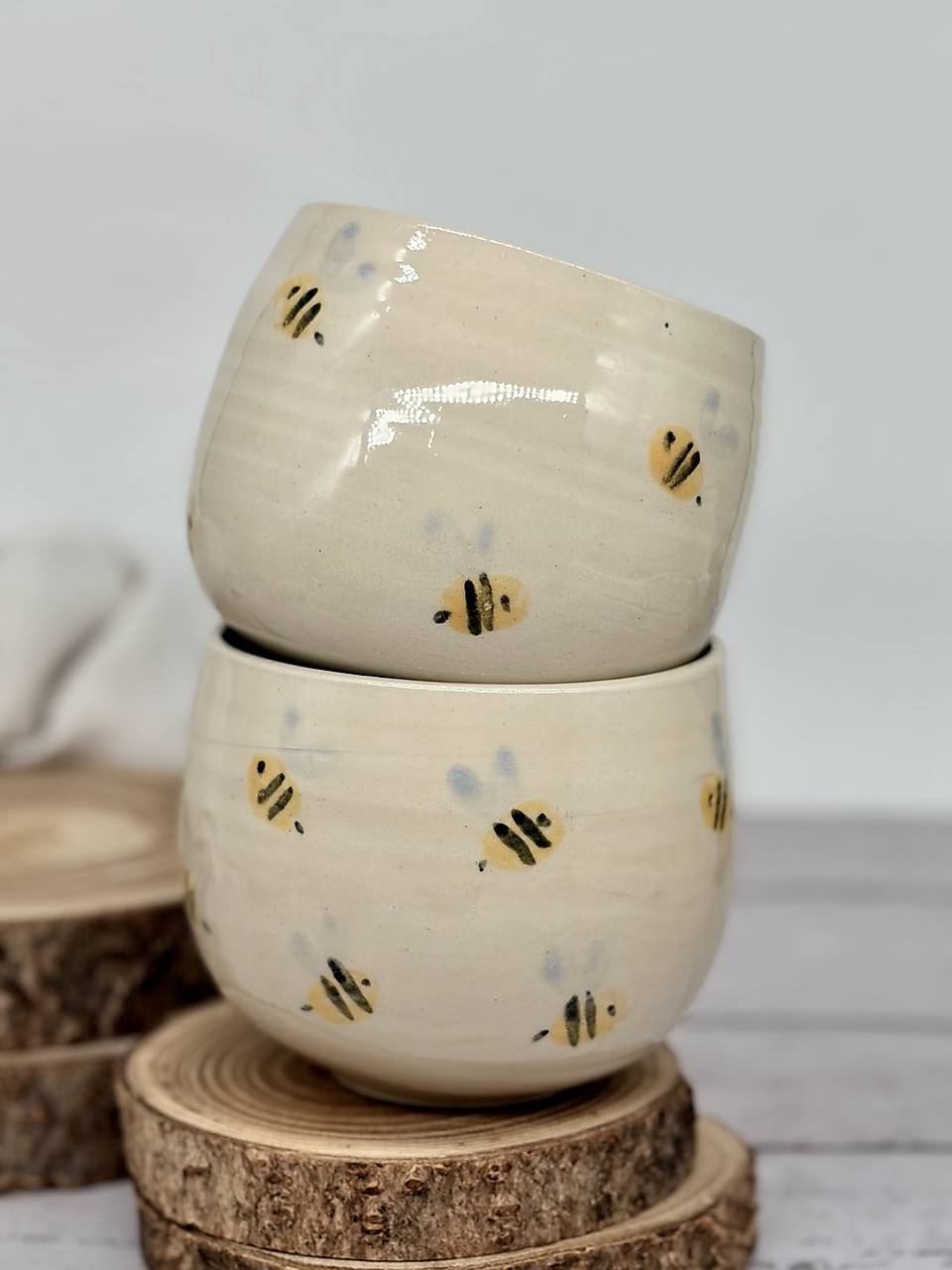 Bee - pohárik latte elegán (330ml , bez uška)