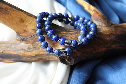 Iniciálka LUX partnerské Lapis Lazuli