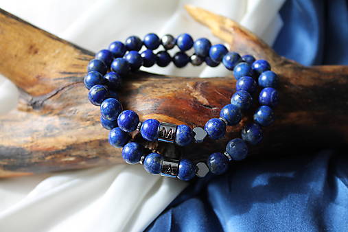 Iniciálka LUX partnerské Lapis Lazuli