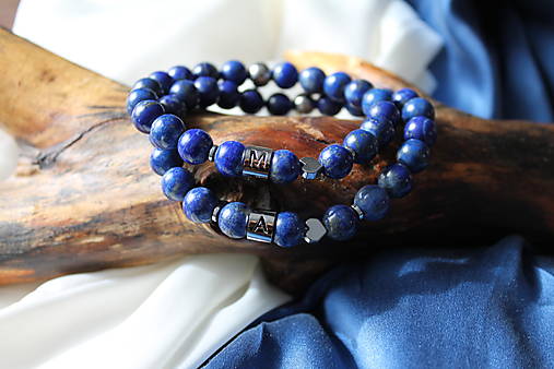 Iniciálka LUX partnerské Lapis Lazuli
