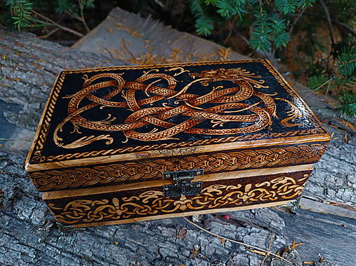 Úložné priestory & Organizácia - VIKINGSKÝ DRAK – šperkovnica - Viking wooden chest - 18523727_