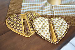 Úžitkový textil - Chňapka jesenná hnedá, srdiečko - 18524833_
