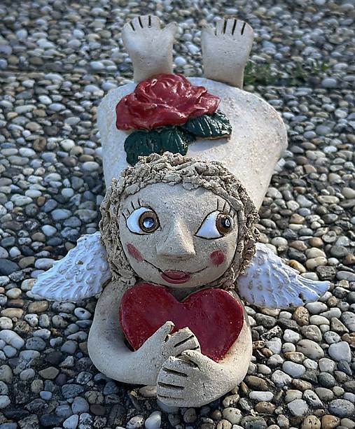 Dekorácie - Keramický ležiaci anjel - 18545138_