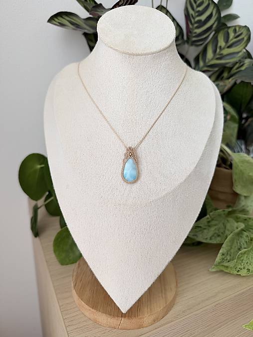 Náhrdelníky - Nežný larimar - nežnosť - makrame náhrdelník - 18546126_