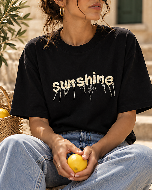 Topy, tričká, tielka - Vyšívané tričko "Sunshine"– organické oversize tričko s pozitívnou energiou - 18549237_