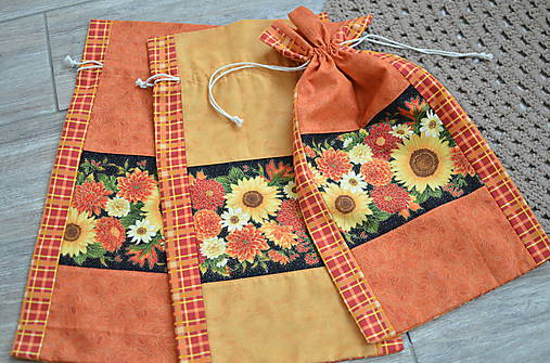 Úžitkový textil - Vrecúško s jesennými kvetmi - 18588132_