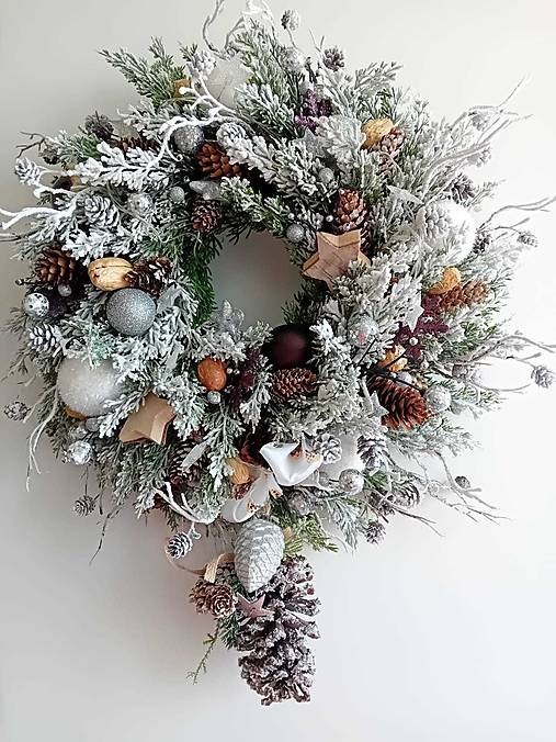 Dekorácie - Vianočný veniec na dvere so svetielkami - 18604820_