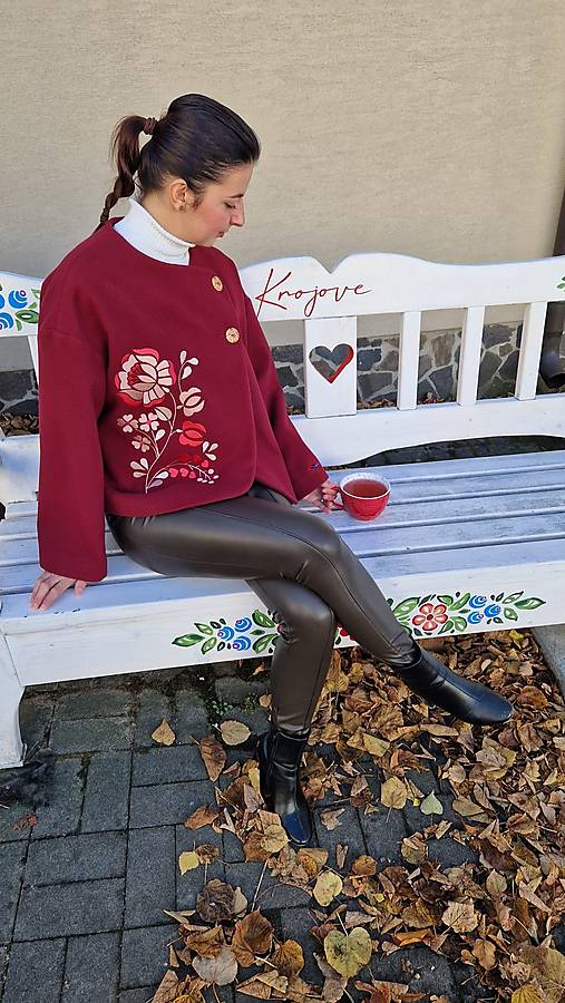 Bundy a kabáty - Vyšívaný prechodný kabát Viola - 18611954_