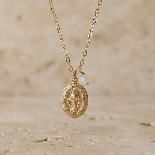 Náhrdelníky - Náhrdelník s Pannou Máriou a mesačným kameňom (gold filled) - 18619842_
