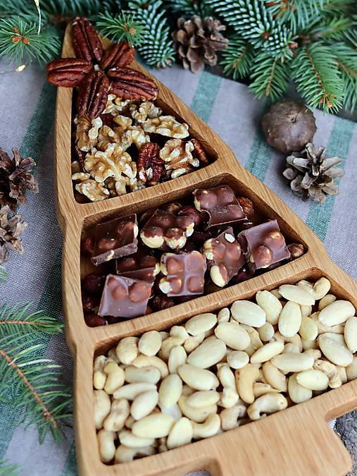 Dubový podnos na oriešky "stromček"